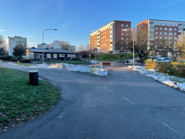 Utredningsområde längs Huvudstaleden i Solna där förutsättningarna för schaktfri elförläggning analyseras i en ledningstät stadsmiljö.